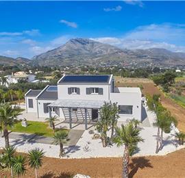 5 bedroom villa with infinity pool, Castellammare del Golfo, sleeps 9